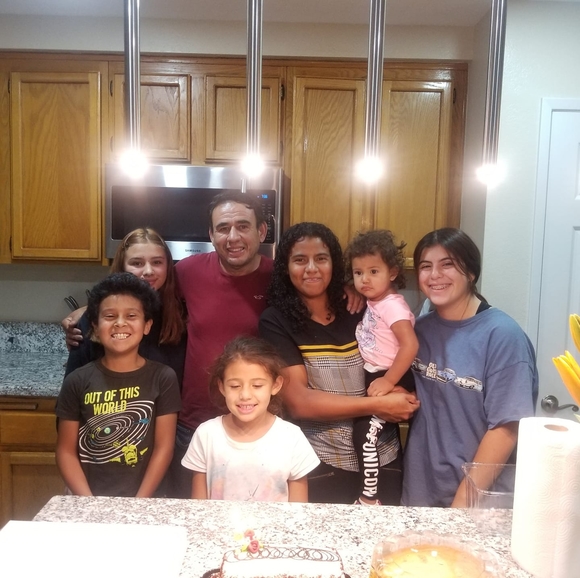 Meet your Posher, Claudia - Picture 1 of 1